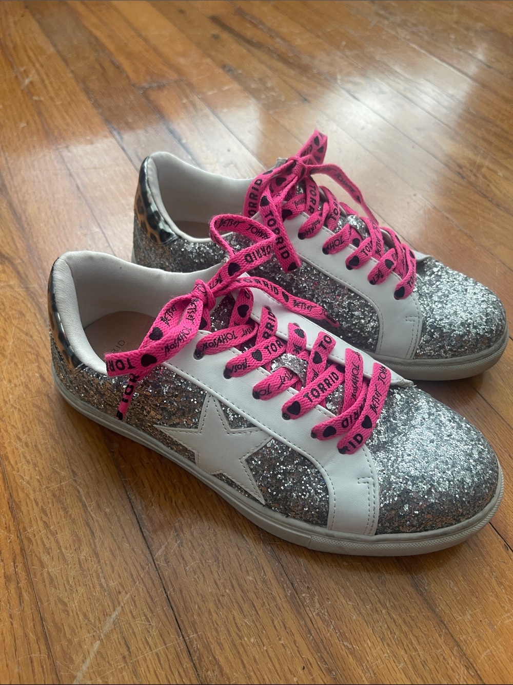 Torrid - Betsy Johnson - Silver Glitter Star Sneakers with Pink Laces - Picture 1 of 6